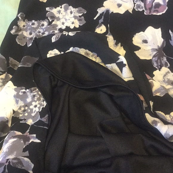 BLACK FLORAL HIGH NECK LOW BACK LINED DRESS - Picture 6 of 8